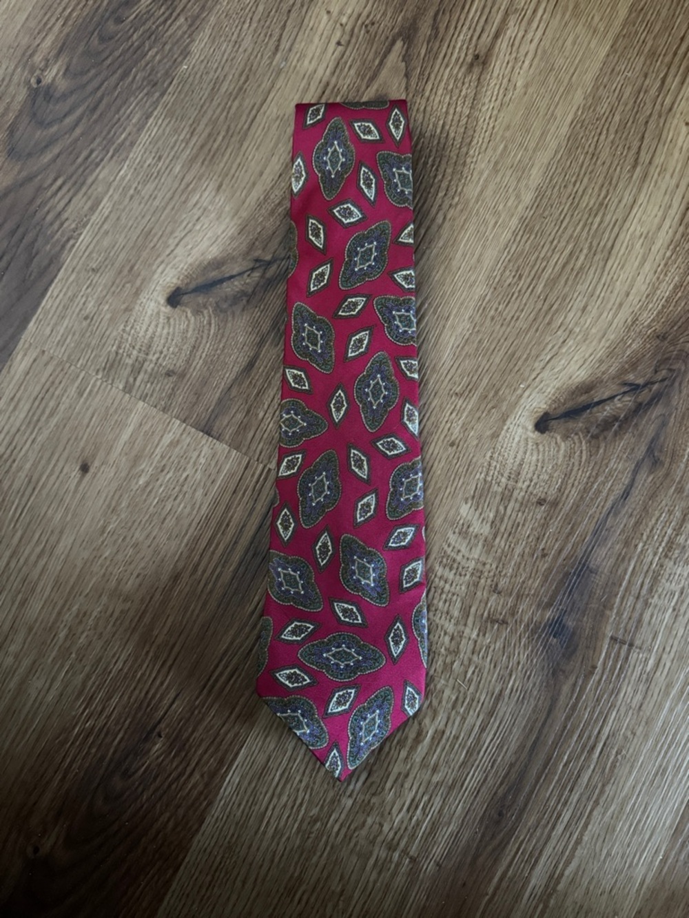 Vintage Classic Men's Red Paisley Silk Tie